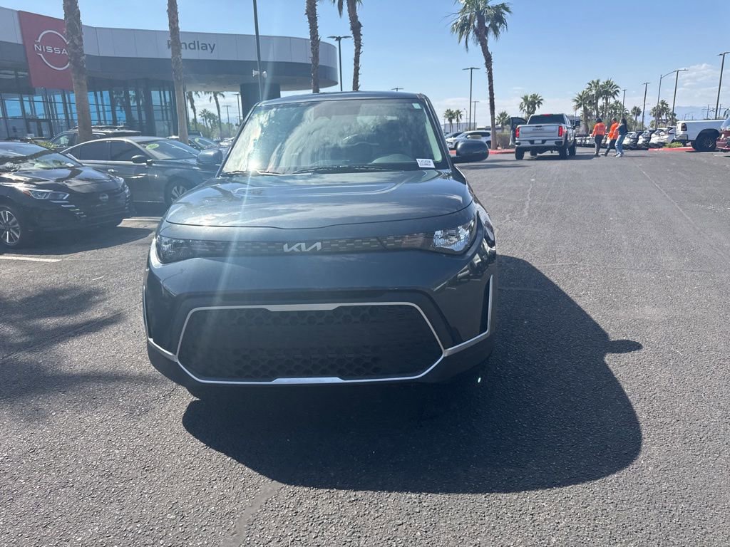 Used 2023 Kia Soul LX FWD image 2