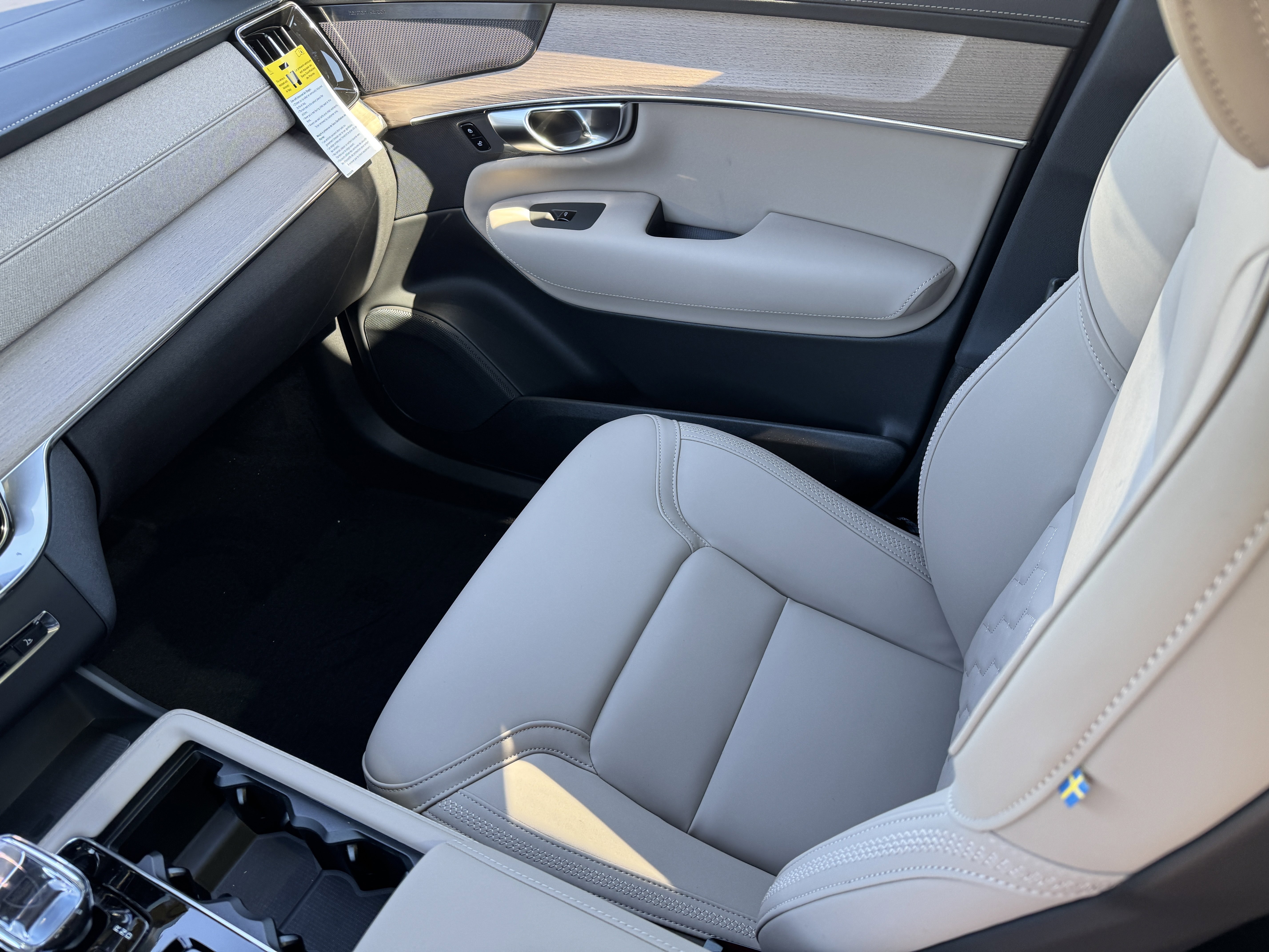New 2026 Volvo XC90 B6 Plus w/ Protection Package image 16