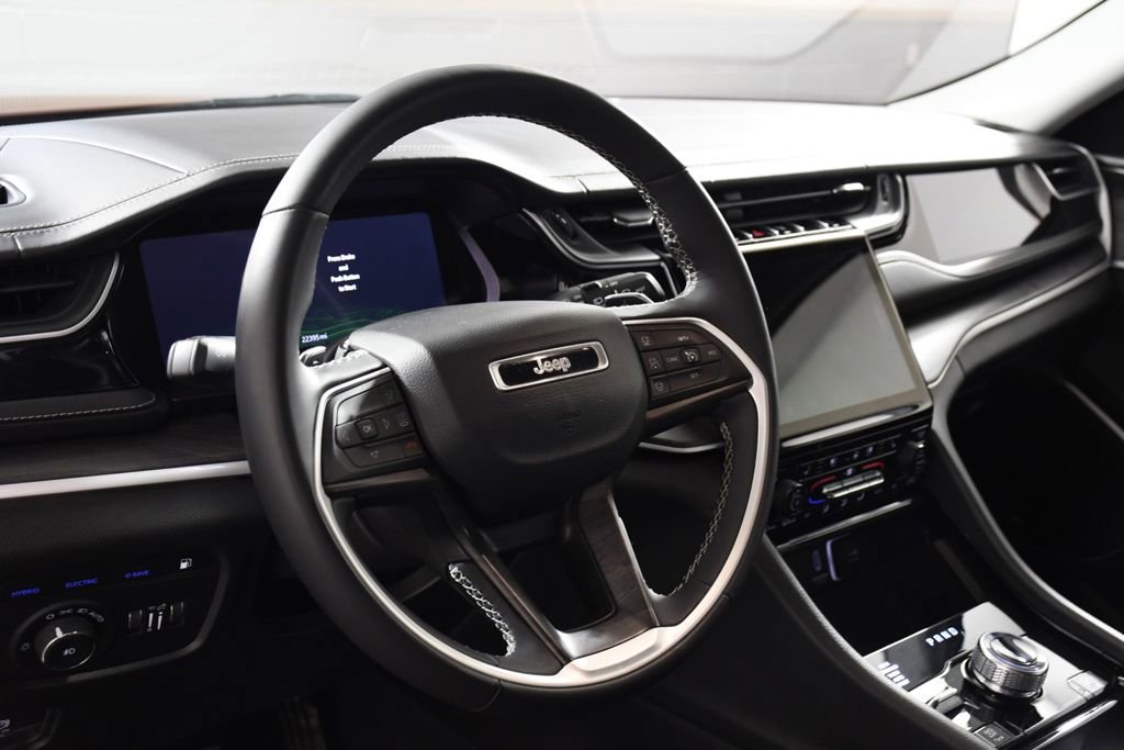 Used 2022 Jeep Grand Cherokee Limited 4xe w/ Luxury Tech Group II image 13