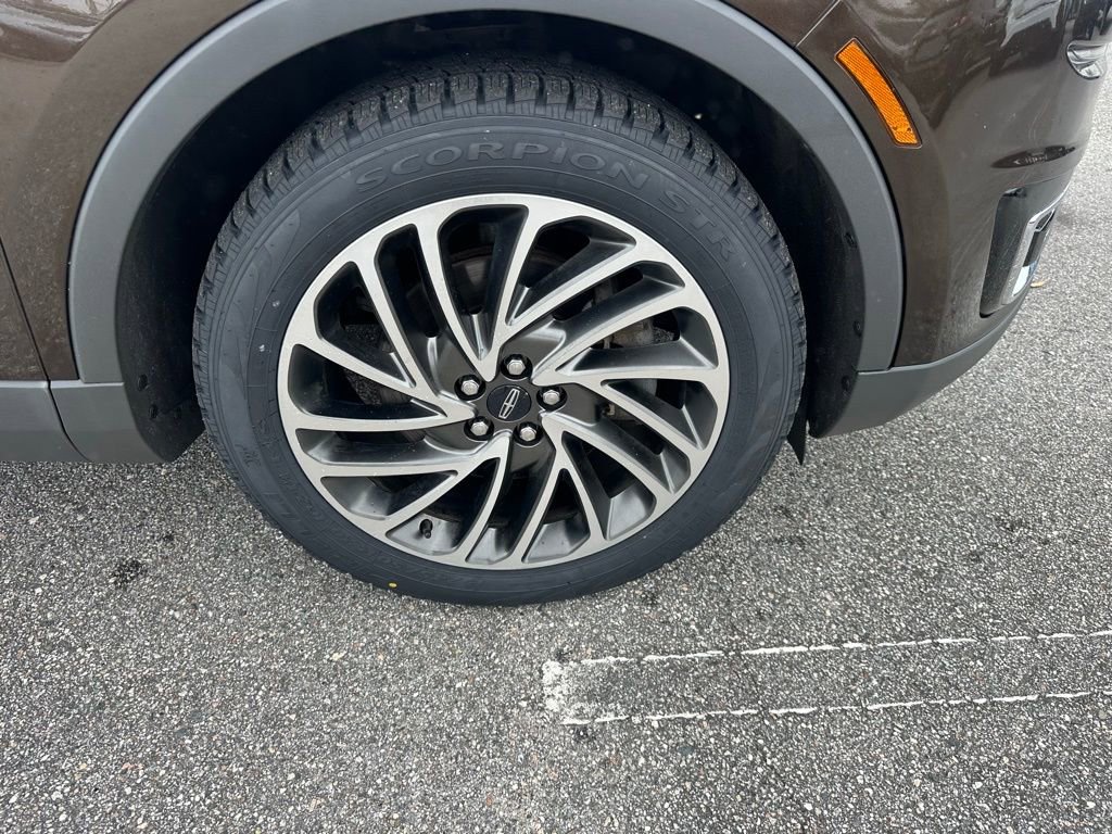 Used 2020 Lincoln Nautilus Reserve image 4