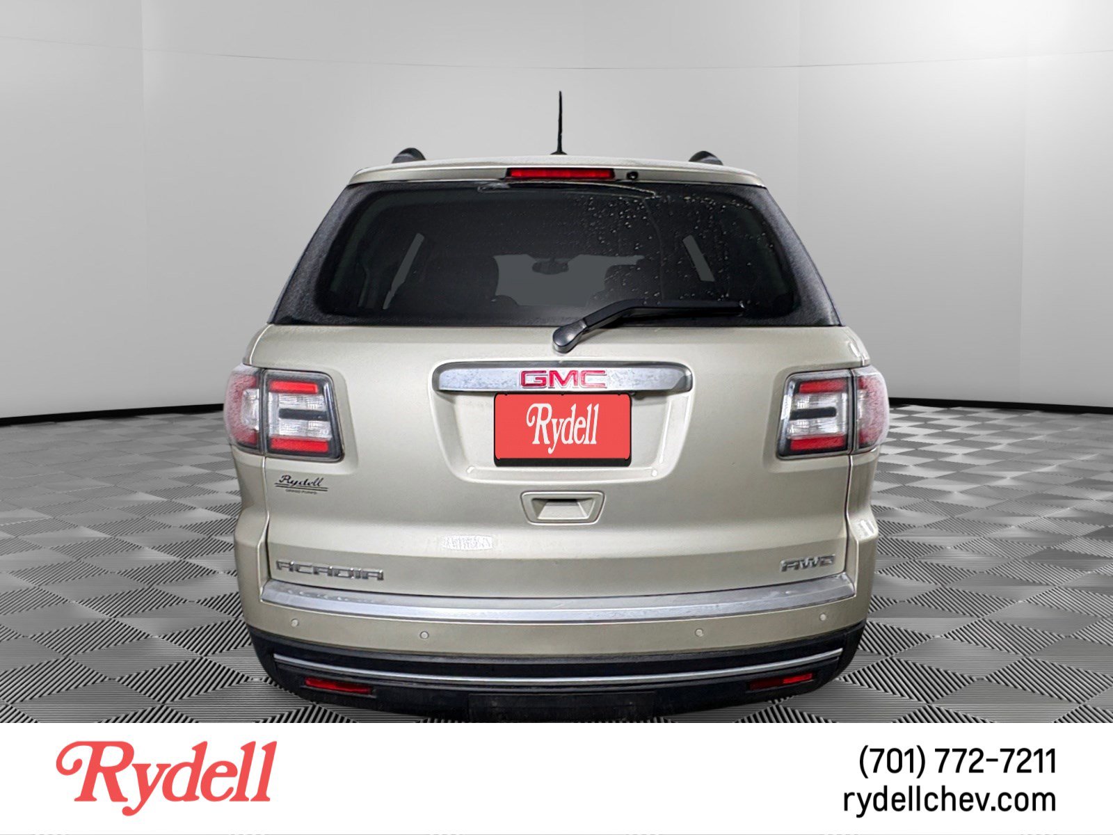 Used 2016 GMC Acadia SLE image 4