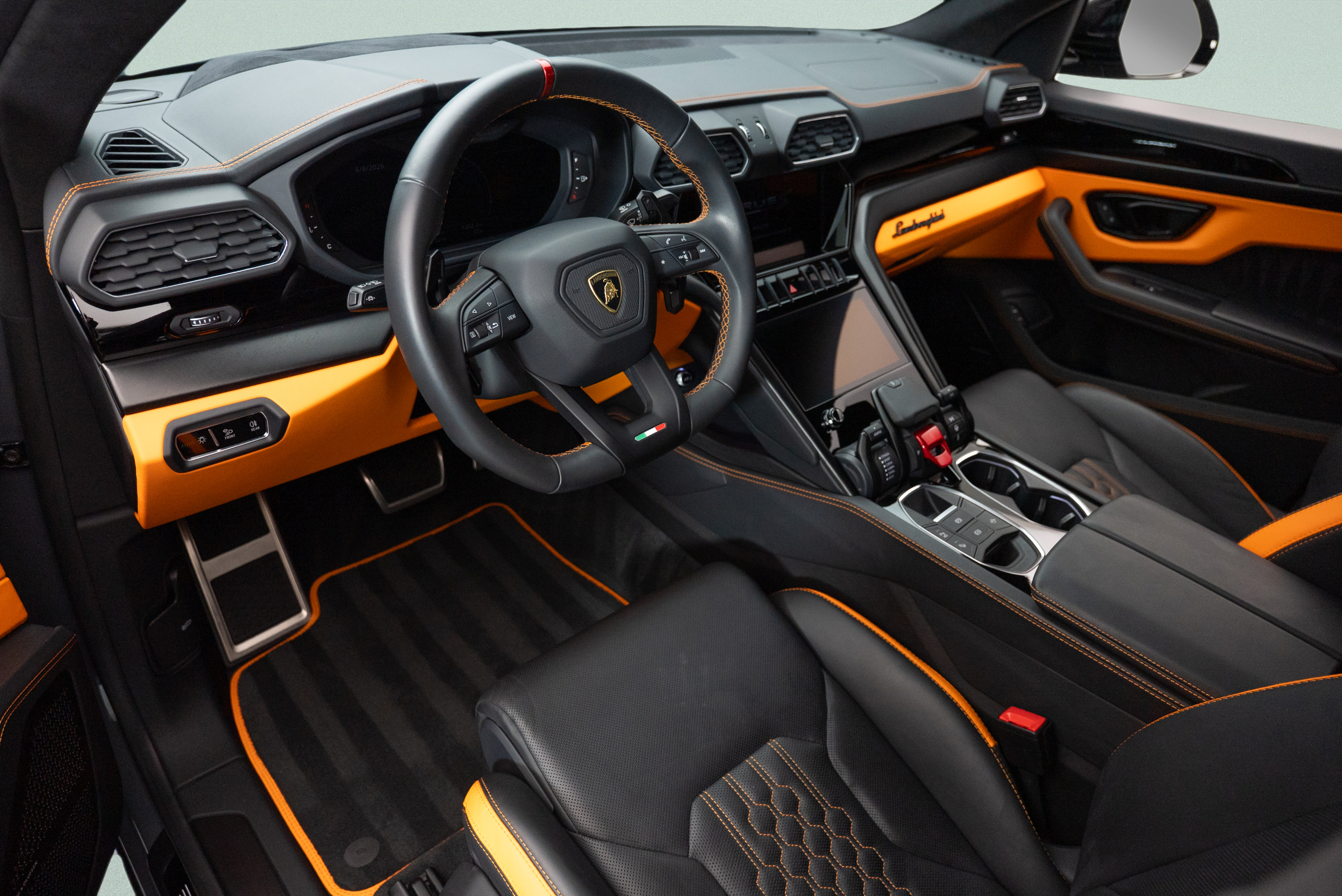 Used 2024 Lamborghini Urus S AWD/4WD image 8