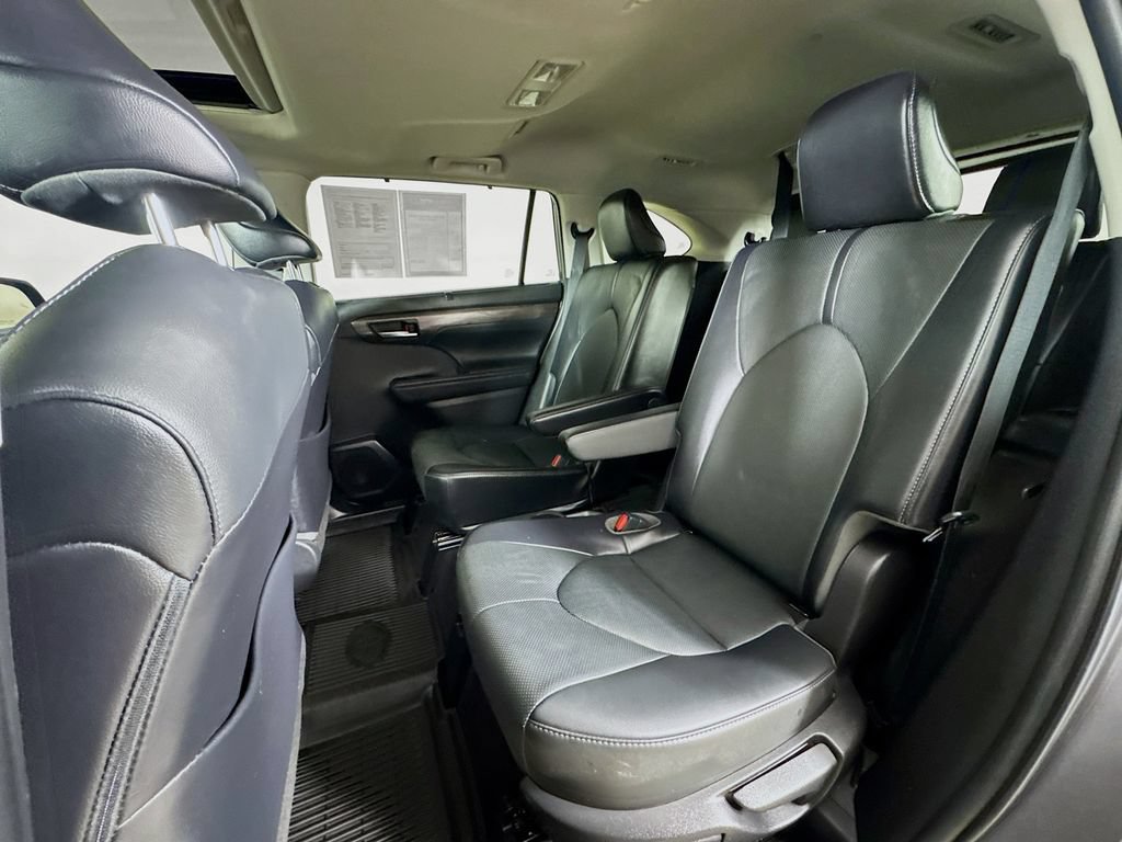 Used 2022 Toyota Highlander Limited AWD/4WD image 24
