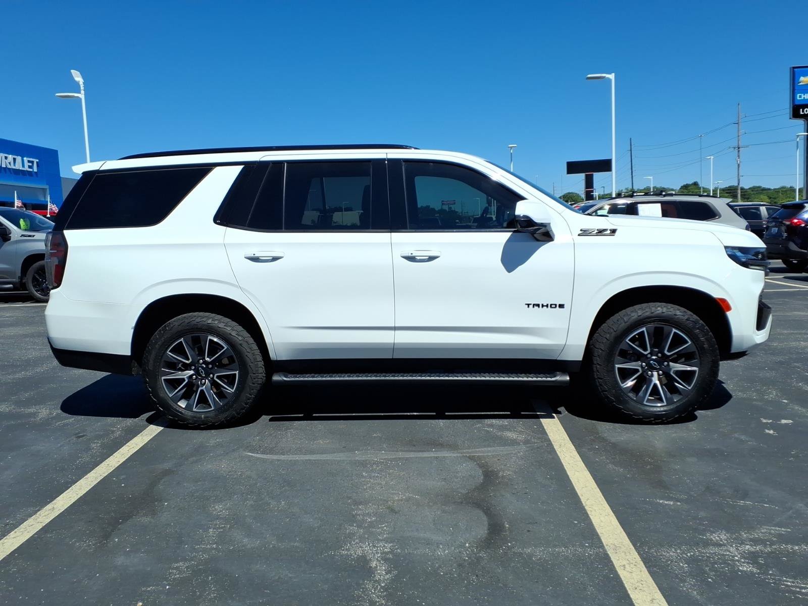 Used 2021 Chevrolet Tahoe Z71 w/ Luxury Package AWD/4WD image 28