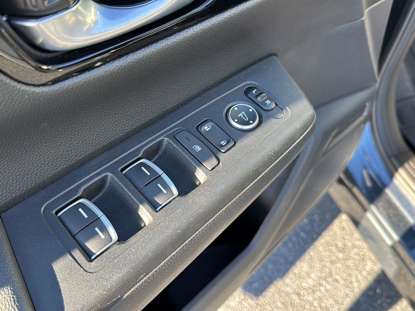 Used 2023 Honda CR-V EX-L image 29