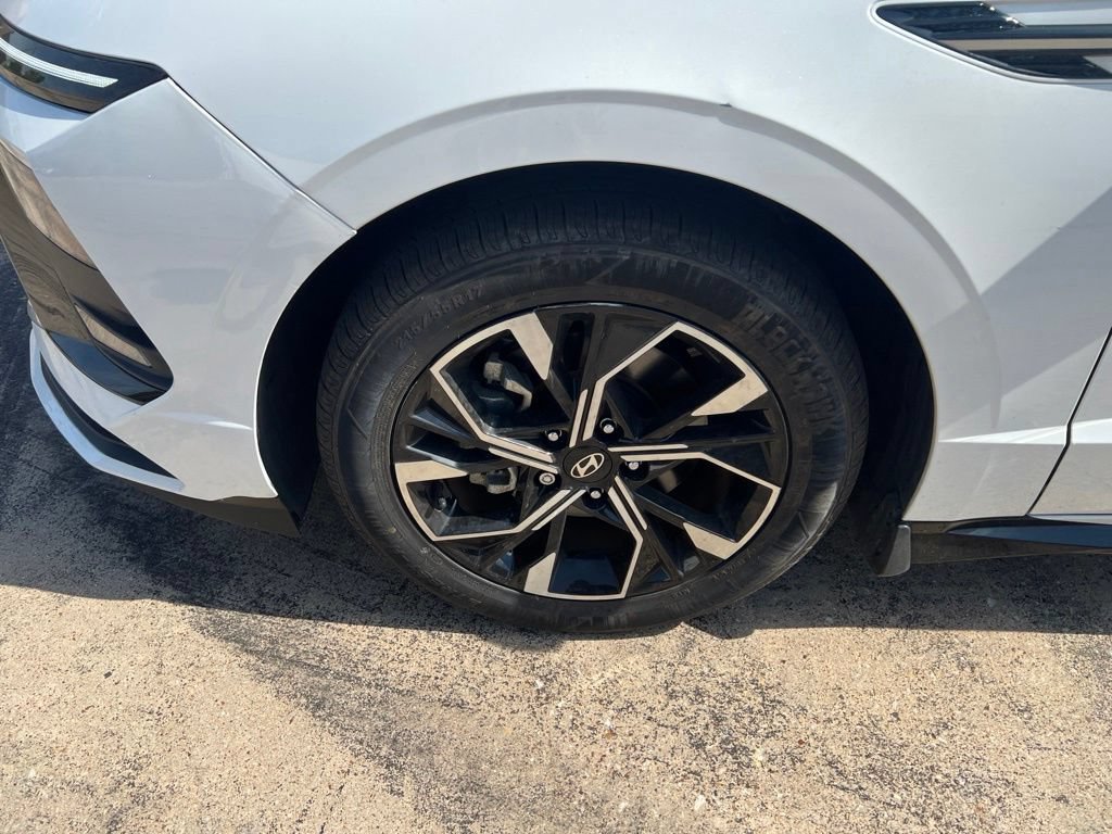 Used 2024 Hyundai Sonata SEL FWD image 2