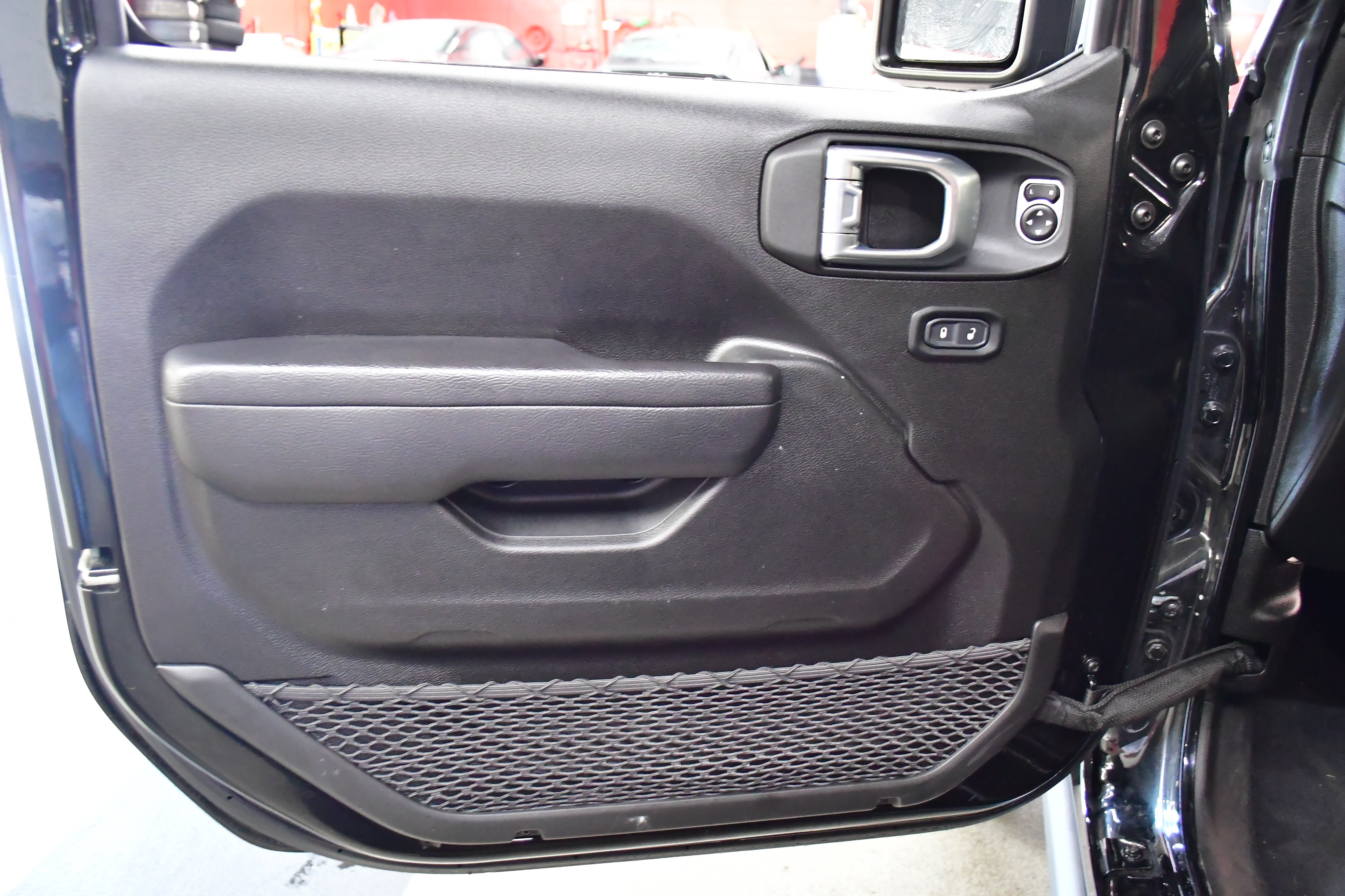 Used 2024 Jeep Wrangler Unlimited AWD/4WD image 12