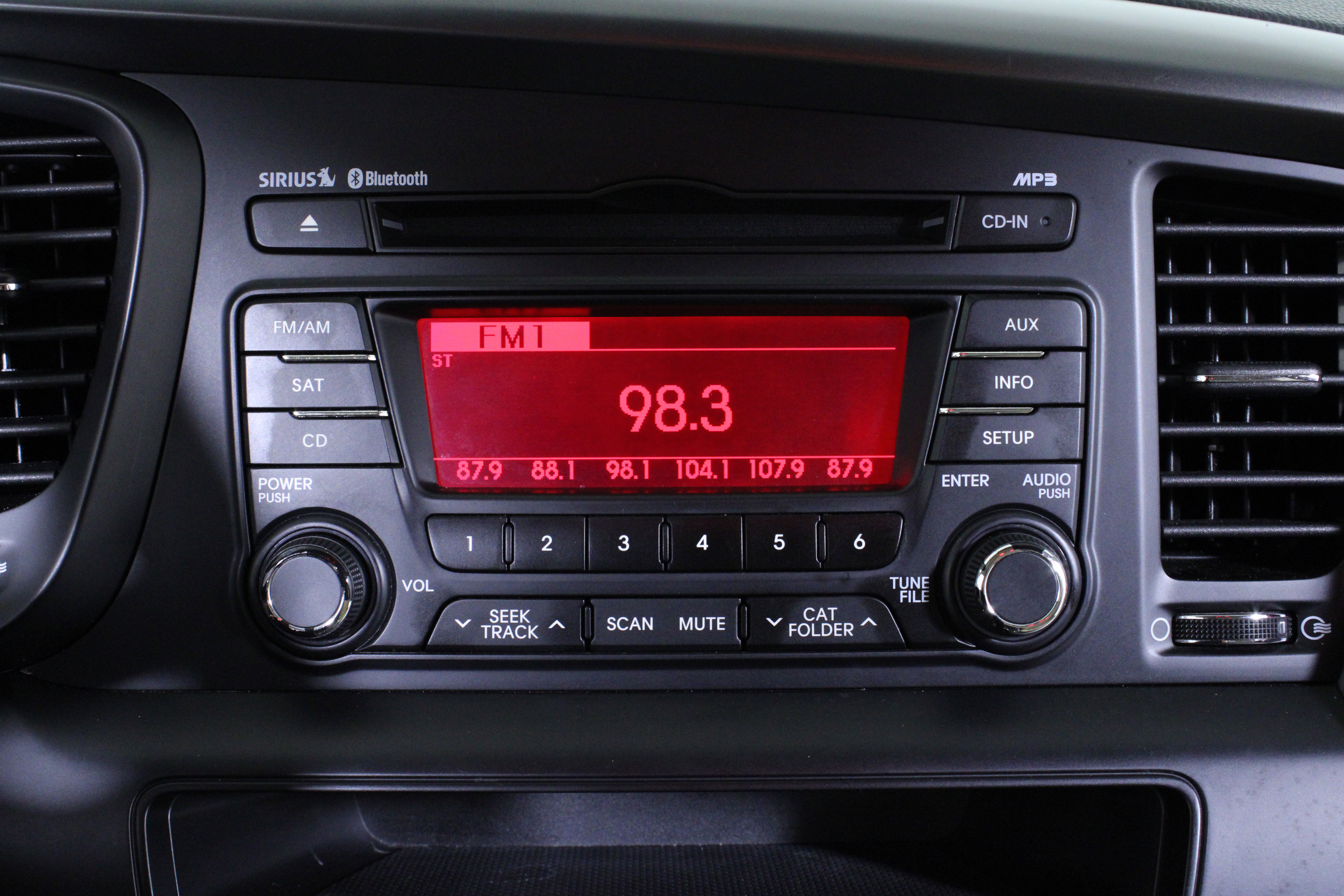 Used 2011 Kia Optima LX image 19