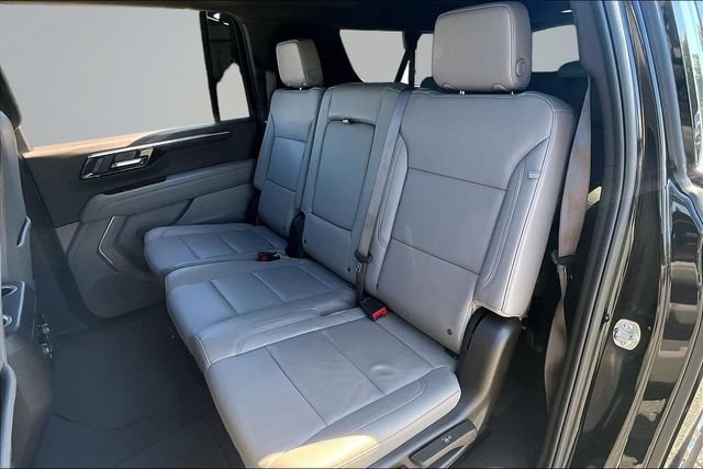 Used 2025 Chevrolet Suburban LT AWD/4WD image 21