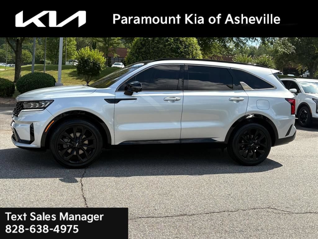Certified 2022 Kia Sorento SX FWD image 3