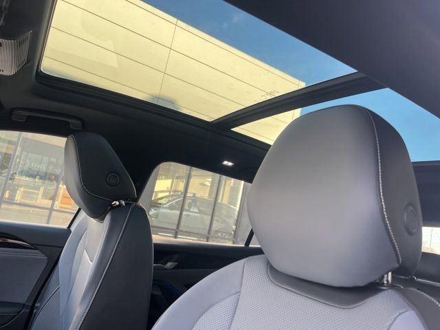 New 2026 Volkswagen Tiguan SE R-Line FWD image 31