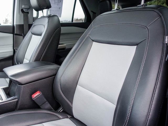 Used 2022 Ford Explorer XLT w/ Equipment Group 202A image 34