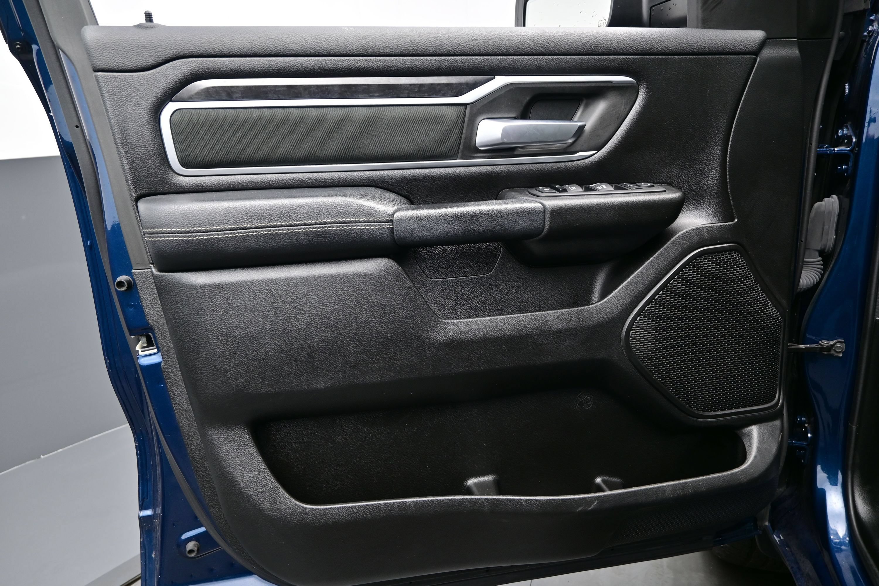 Used 2023 RAM 1500 Big Horn AWD/4WD image 9