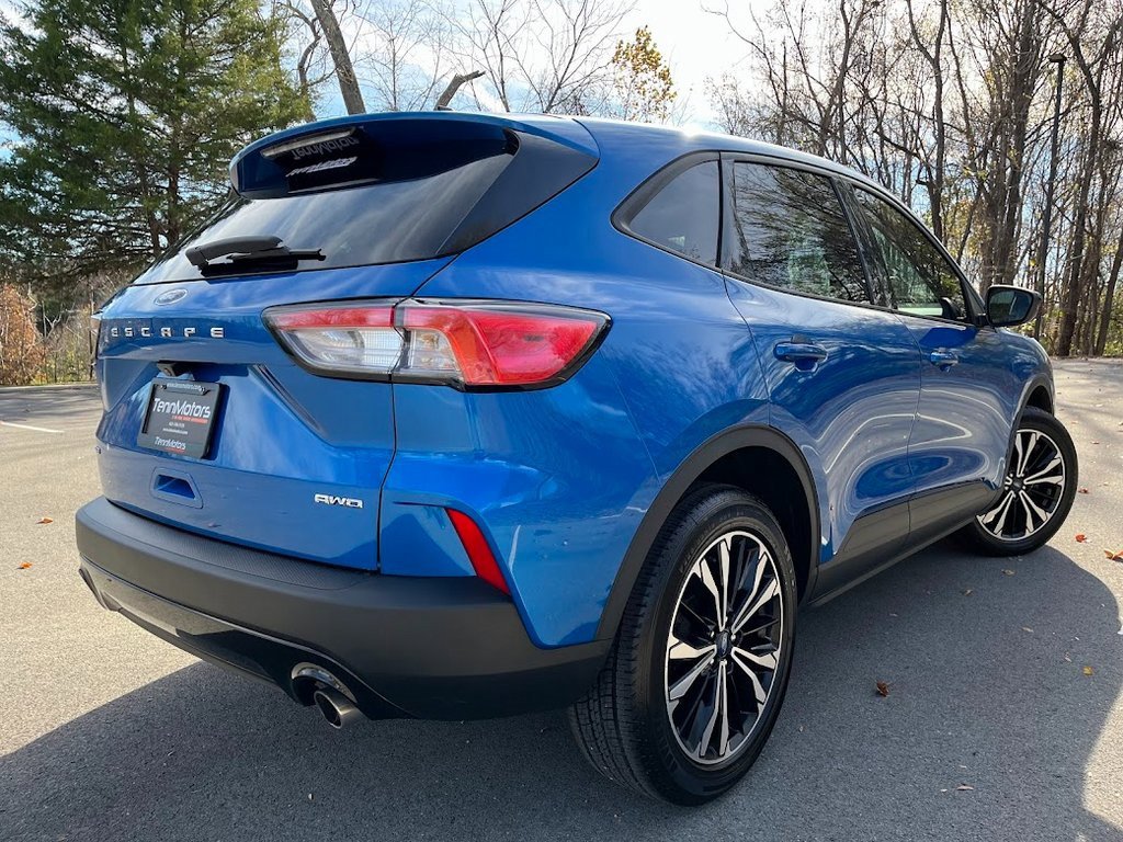 Used 2021 Ford Escape SE w/ SE Sport Appearance Package image 4