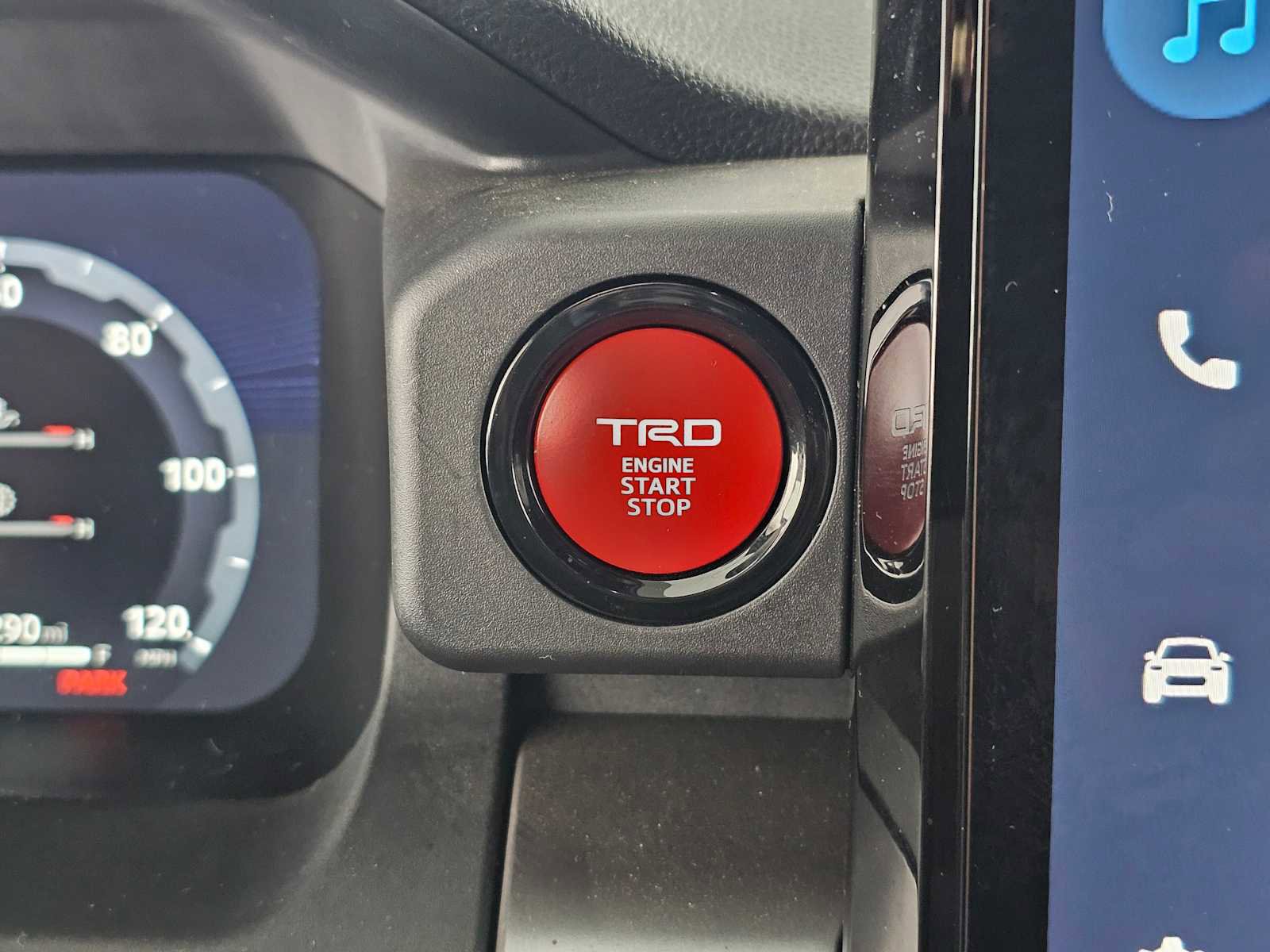 Used 2025 Toyota Tacoma TRD Sport image 30