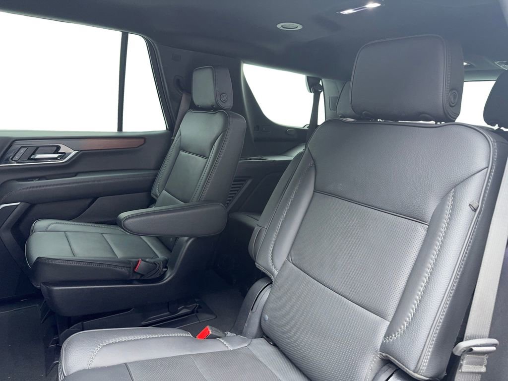 Used 2025 GMC Yukon Denali AWD/4WD image 34