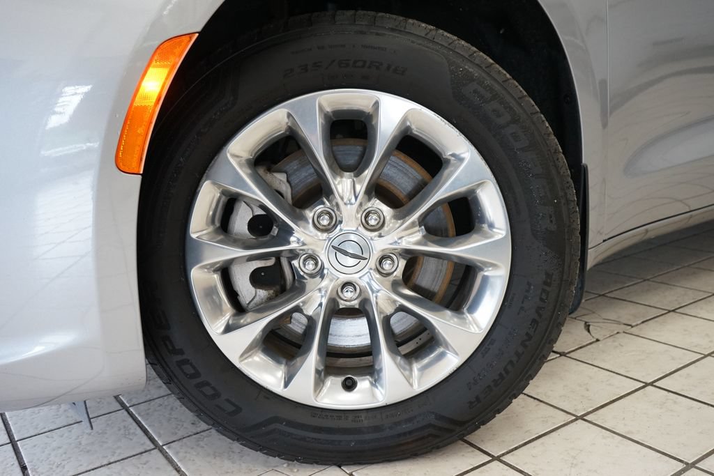 Used 2021 Chrysler Pacifica Touring-L w/ Uconnect Theater Family Group AWD/4WD image 59