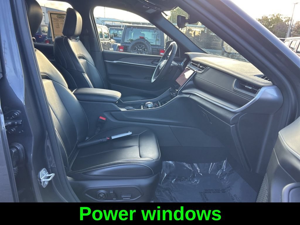 Used 2024 Jeep Grand Cherokee Limited AWD/4WD image 24