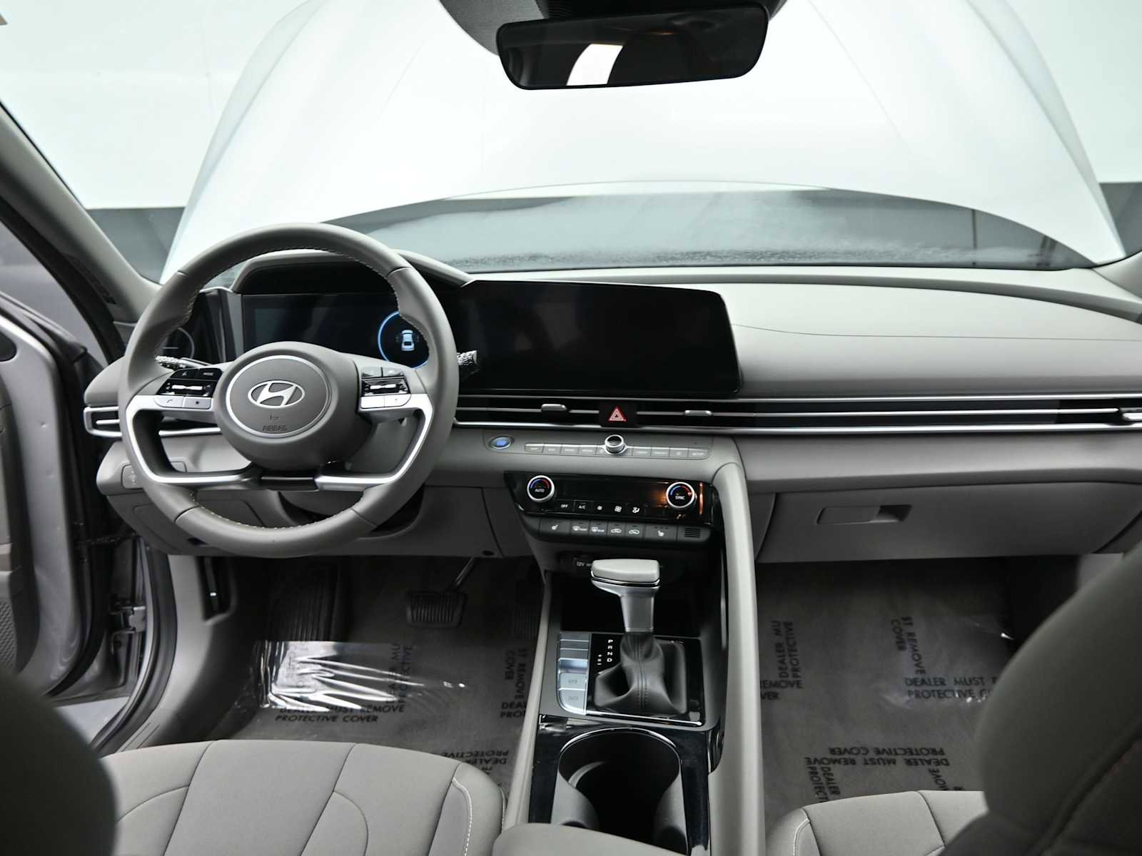 Certified 2025 Hyundai Elantra SEL image 21