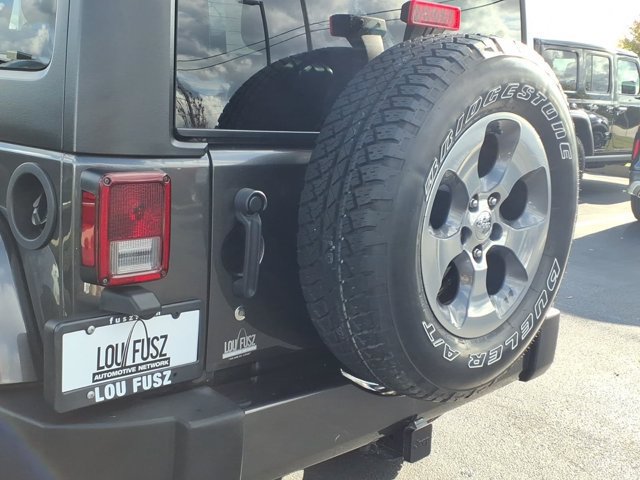 Used 2017 Jeep Wrangler Unlimited Sahara w/ Connectivity Group AWD/4WD image 33