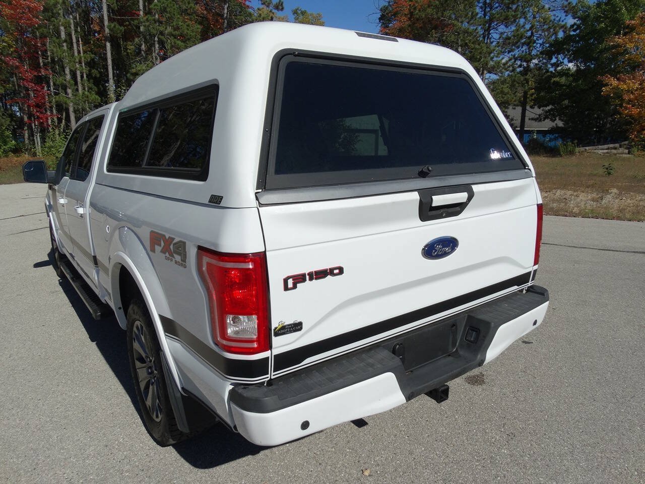 Used 2017 Ford F150 4x4 SuperCrew XLT w/ FX4 Pkg w/ Equipment Group 302A Luxury image 7