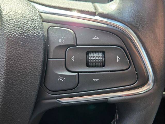 Certified 2022 Buick Envision Essence w/ Technology Package I FWD image 32