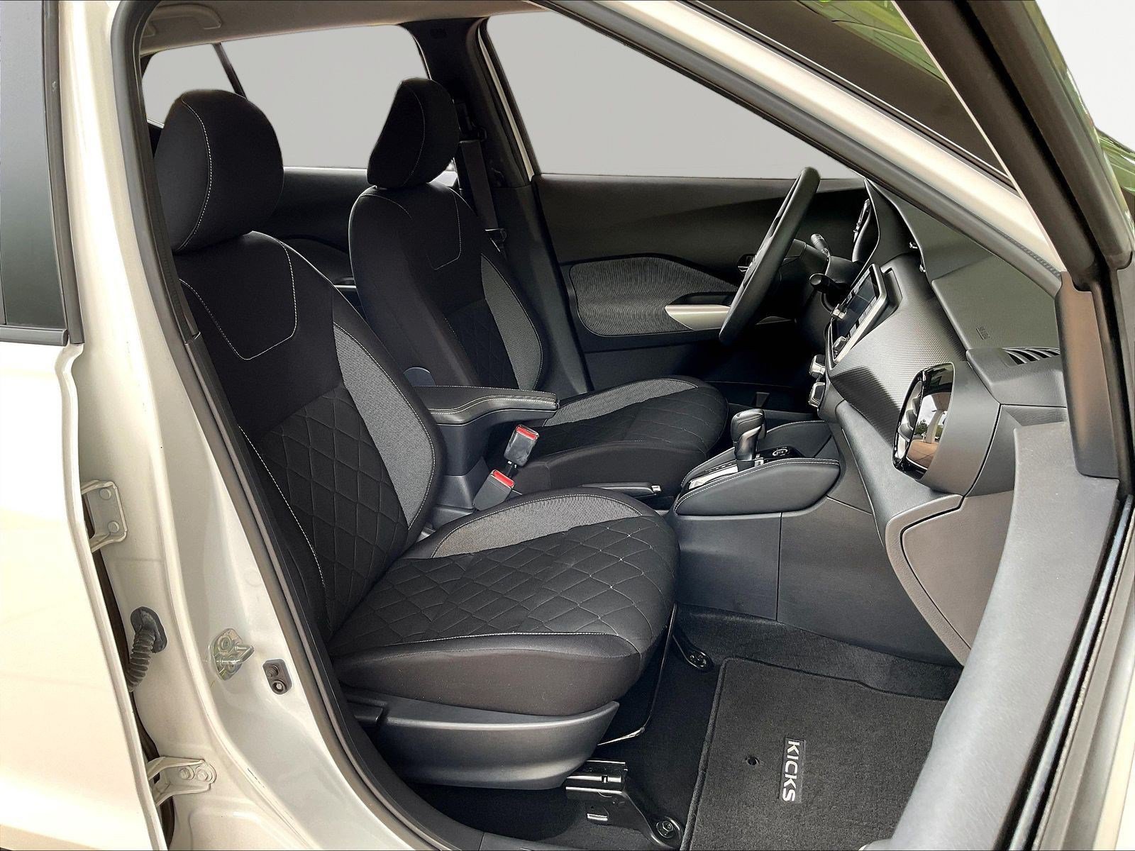 Used 2020 Nissan Kicks SV FWD image 28
