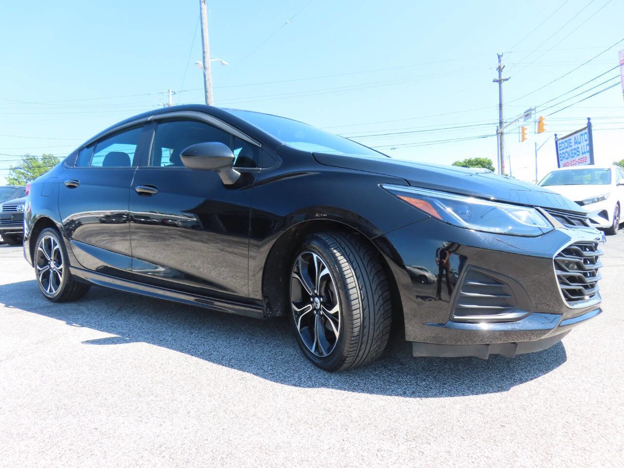 Used 2019 Chevrolet Cruze LT w/ RS Package FWD image 3