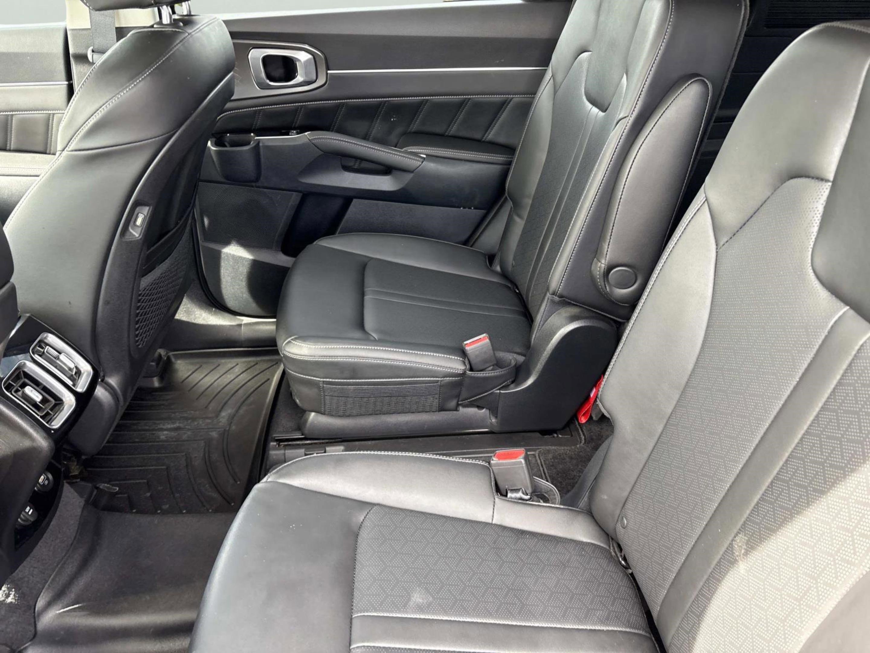 Used 2023 Kia Sorento SX image 17