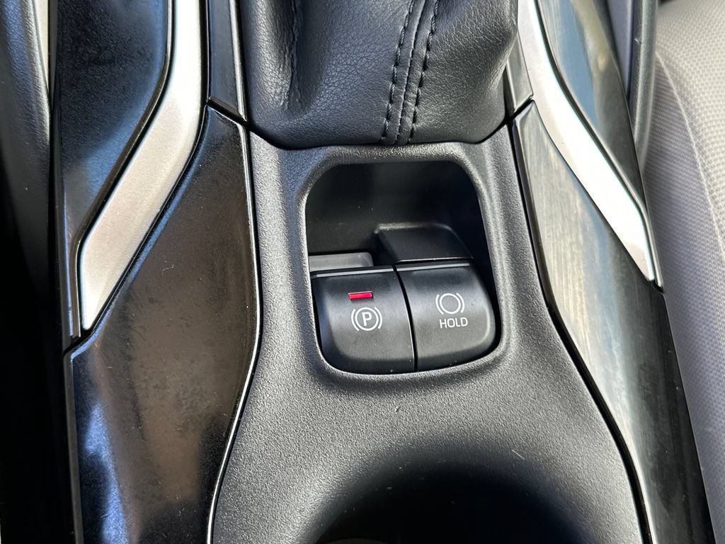 Used 2021 Toyota Corolla LE FWD image 26