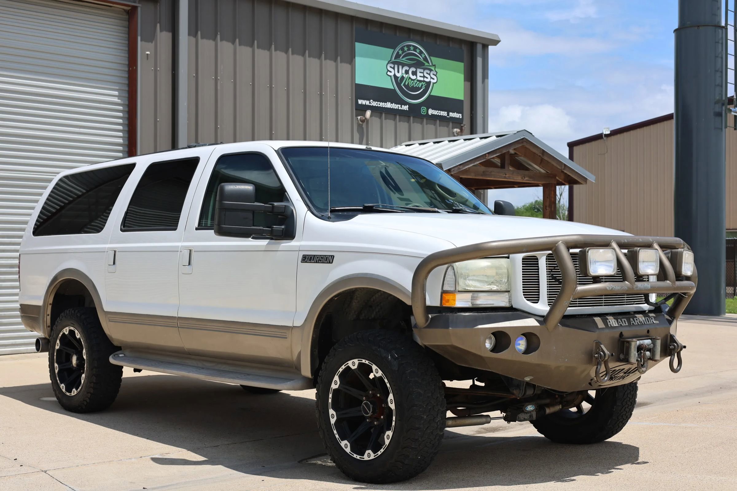 Used 2004 Ford Excursion Eddie Bauer AWD/4WD image 1