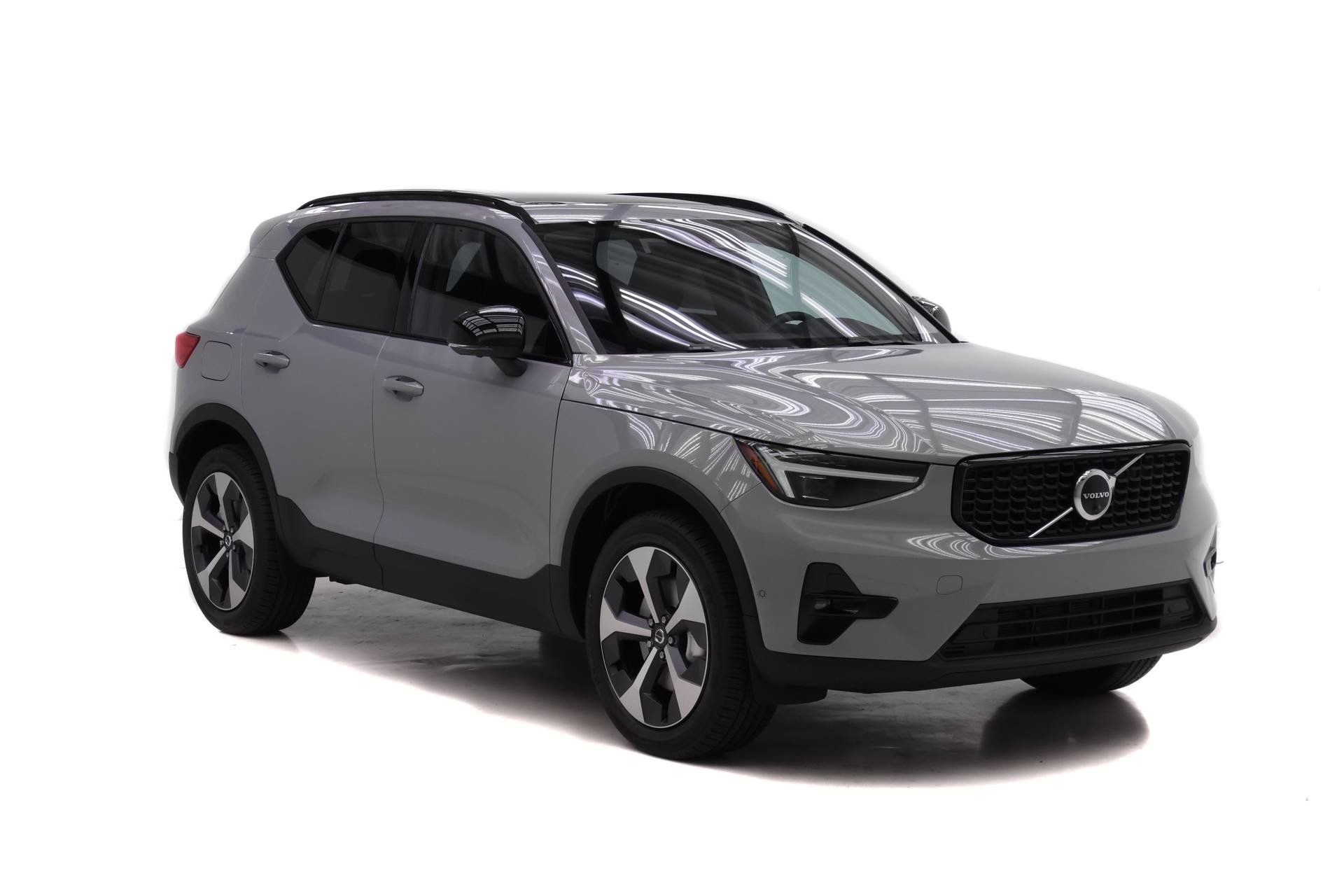 New 2026 Volvo XC40 B5 Plus w/ Protection Package Premier AWD/4WD image 2