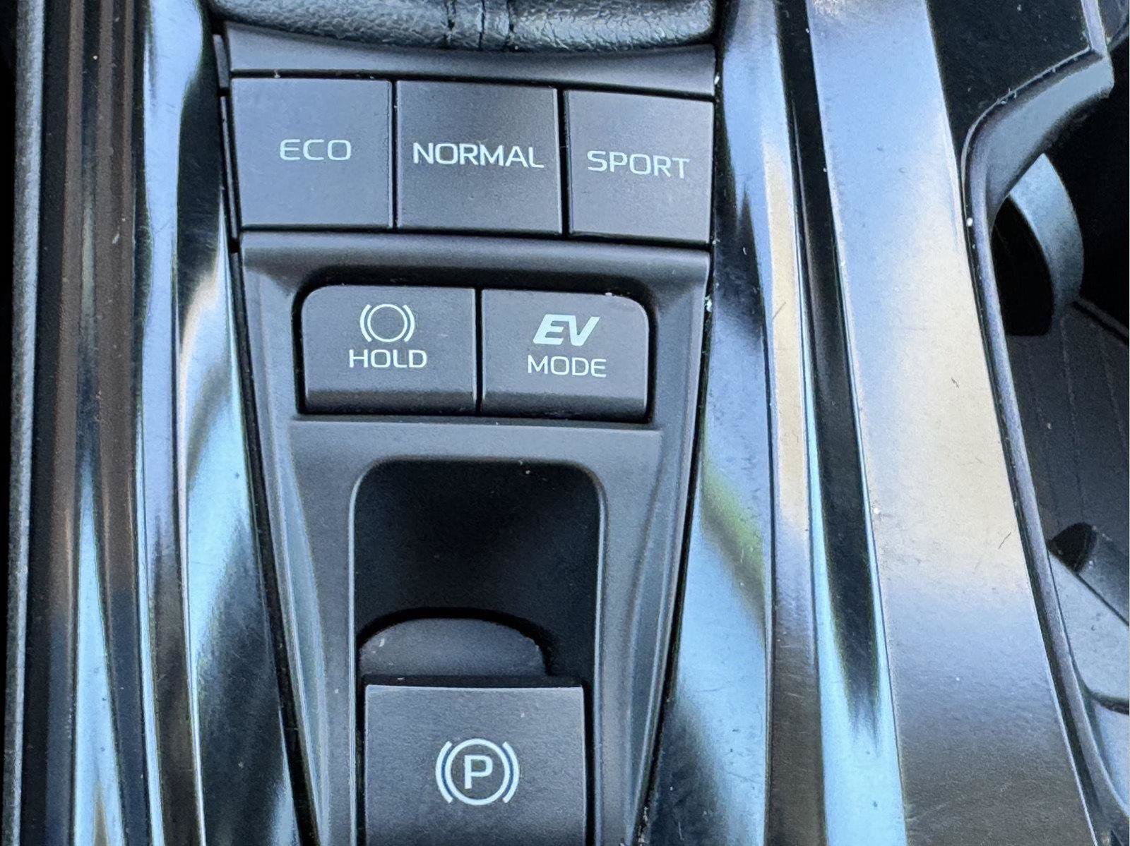 Used 2025 Toyota Camry LE FWD image 27