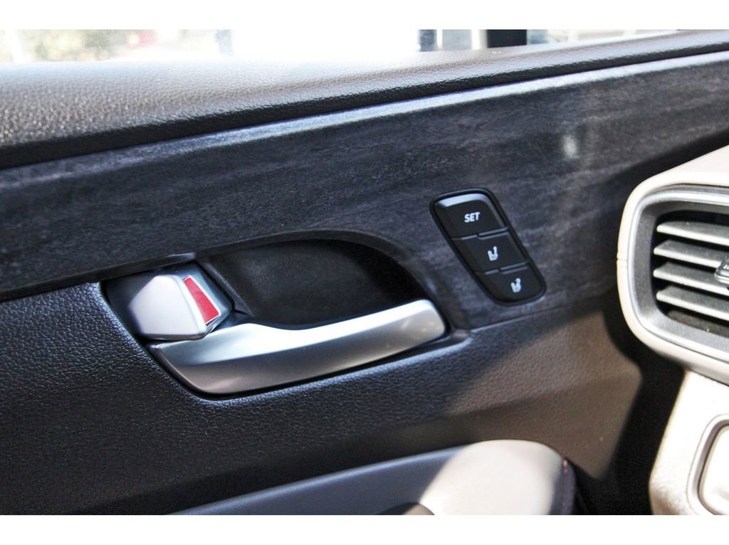 Used 2019 Hyundai Santa Fe Ultimate image 18