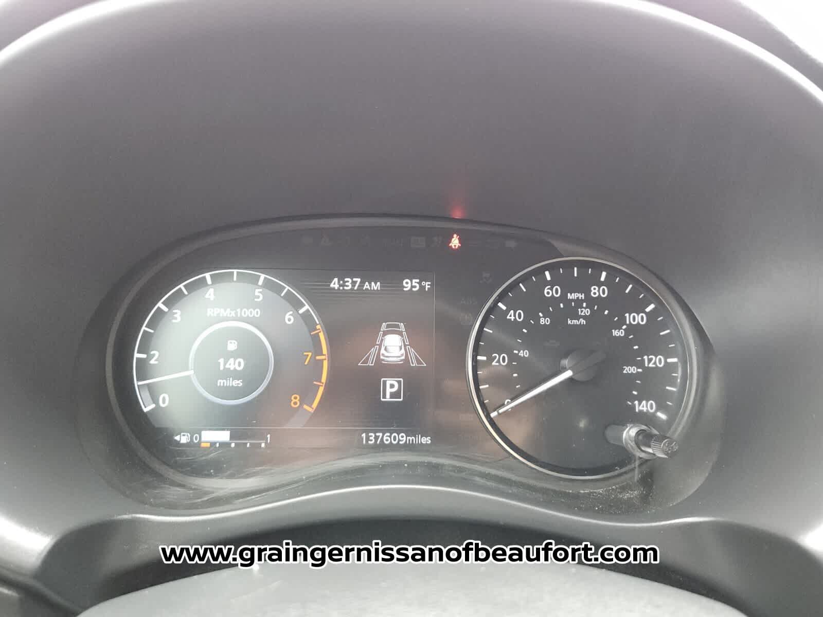 Used 2023 Nissan Kicks SR FWD image 14