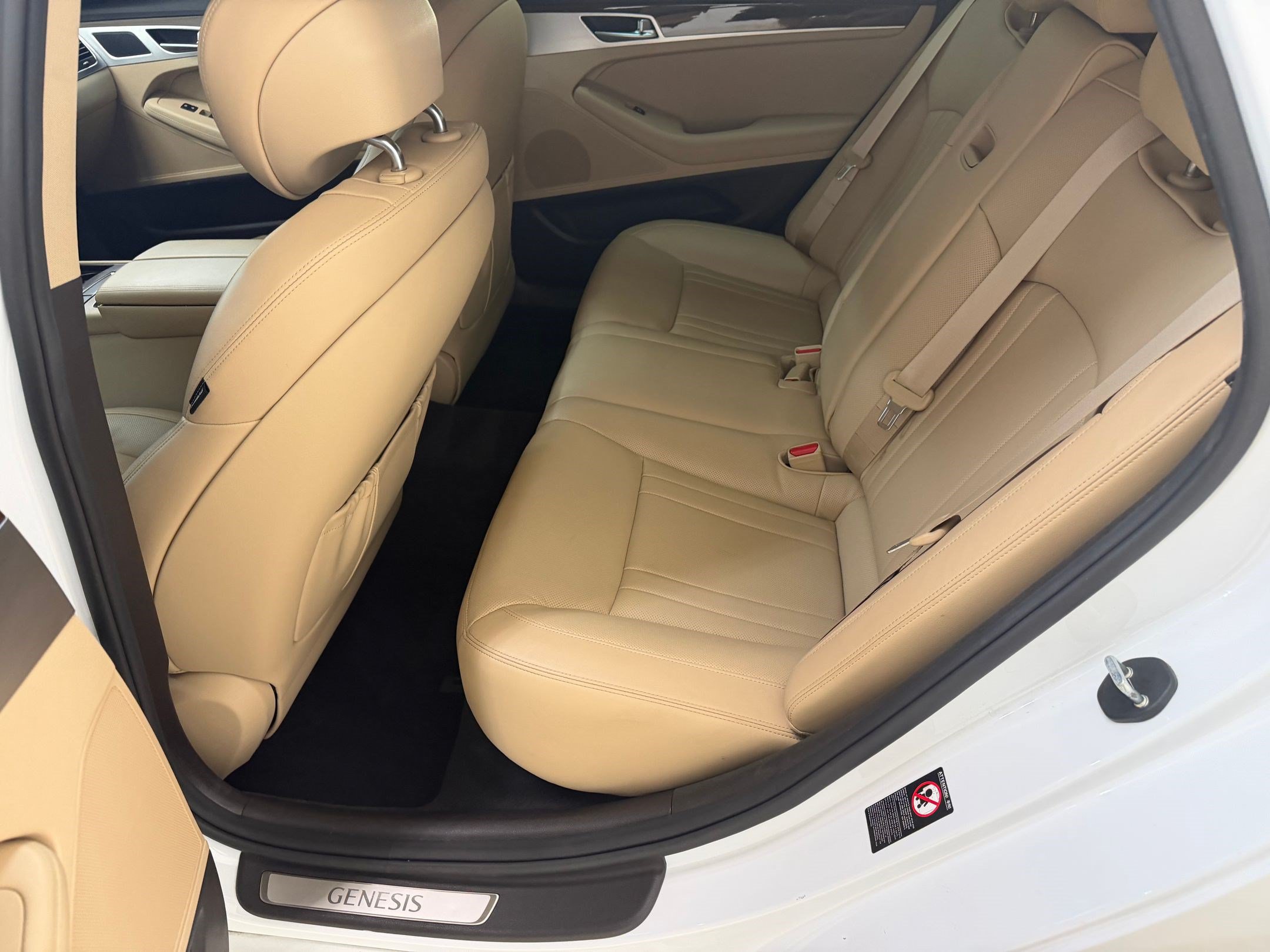 Used 2020 Genesis G80 3.8 RWD image 23
