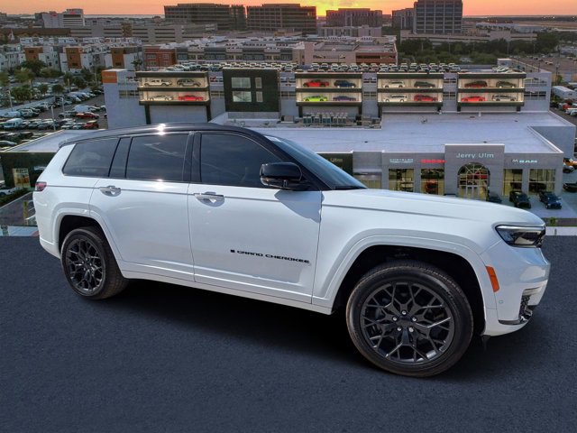 New 2025 Jeep Grand Cherokee L Summit w/ Advanced Protech Group IV