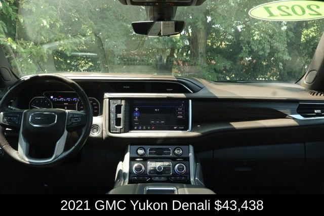 Used 2021 GMC Yukon Denali w/ Denali Premium Package image 10