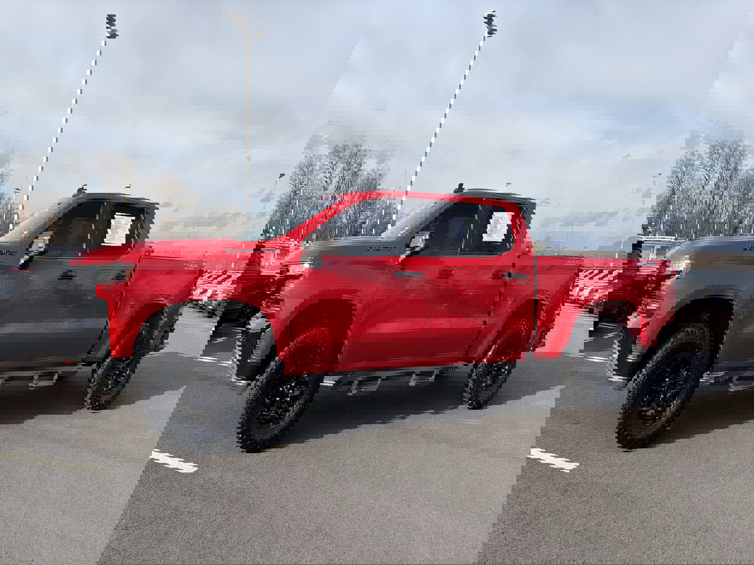 Used 2021 Chevrolet Silverado 1500 LT Trail Boss w/ Convenience Package II image 4