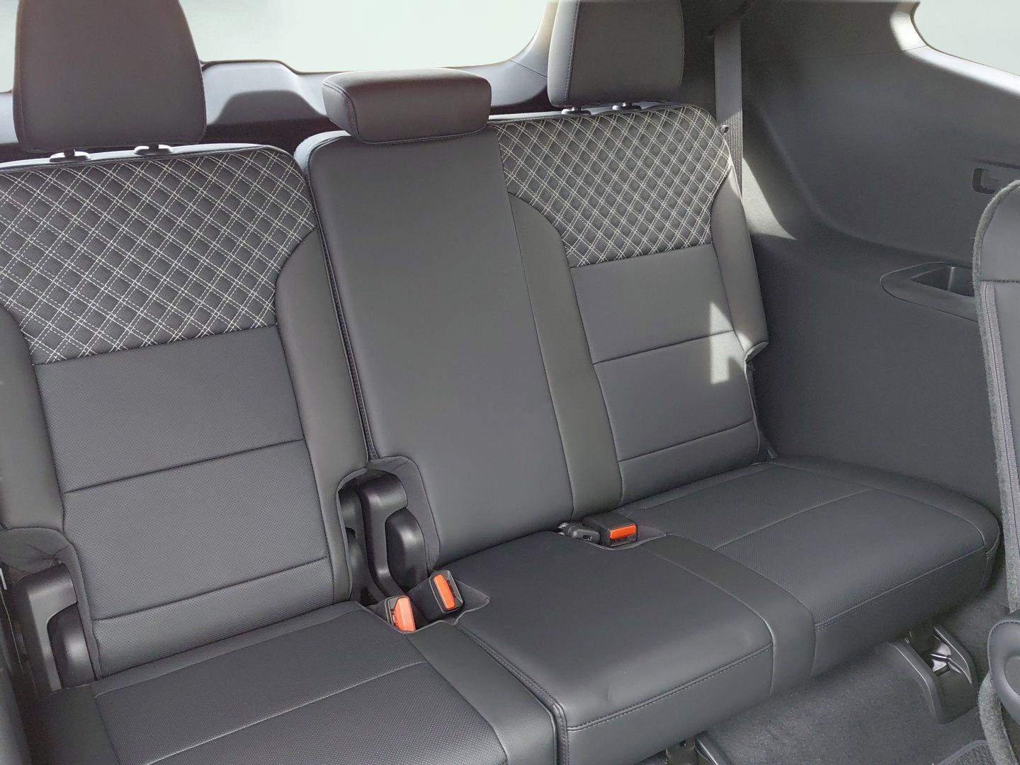 New 2026 GMC Acadia Denali w/ Super Cruise Package image 17