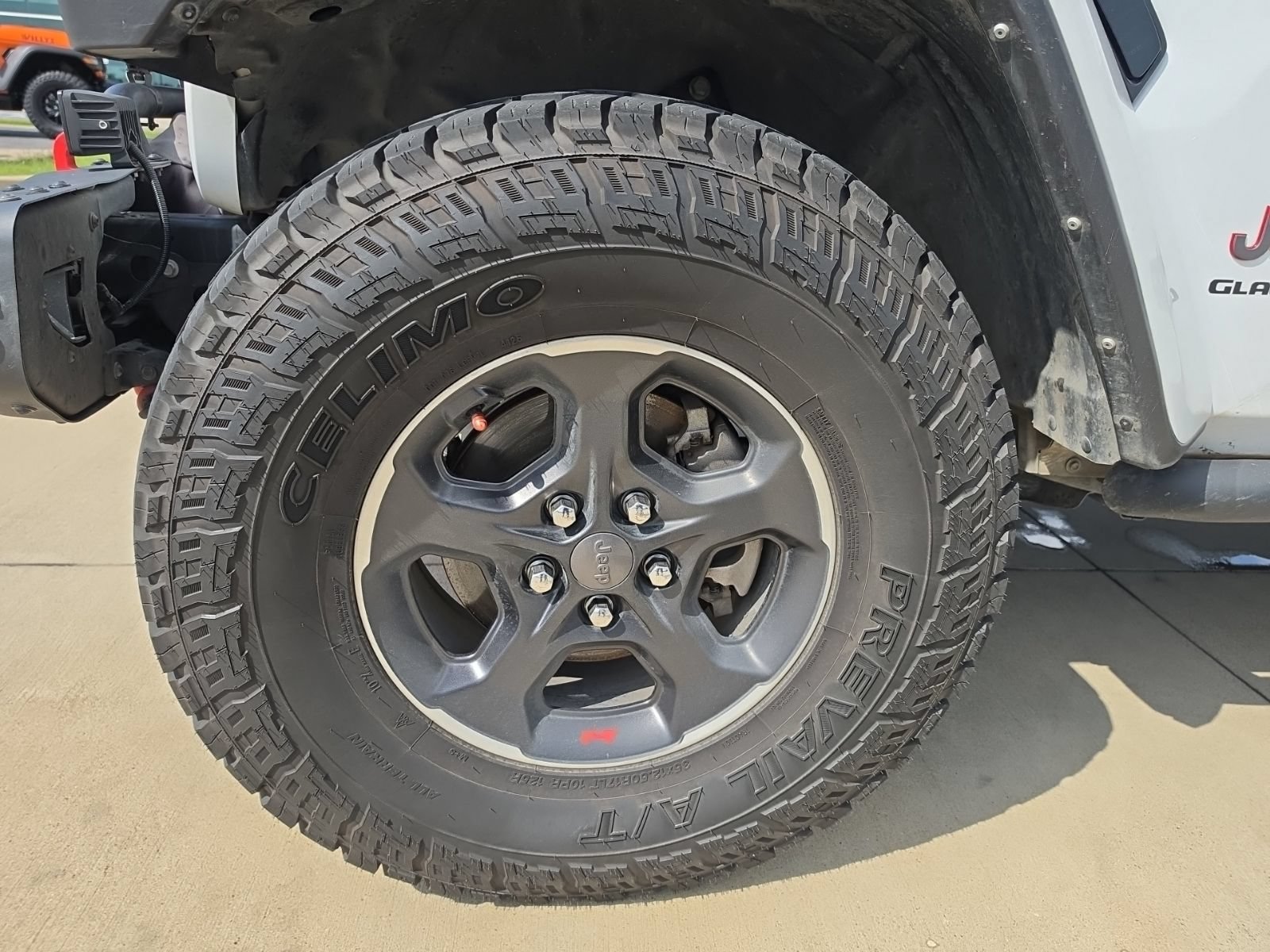 Used 2022 Jeep Gladiator Rubicon w/ Trailer Tow Package AWD/4WD image 12