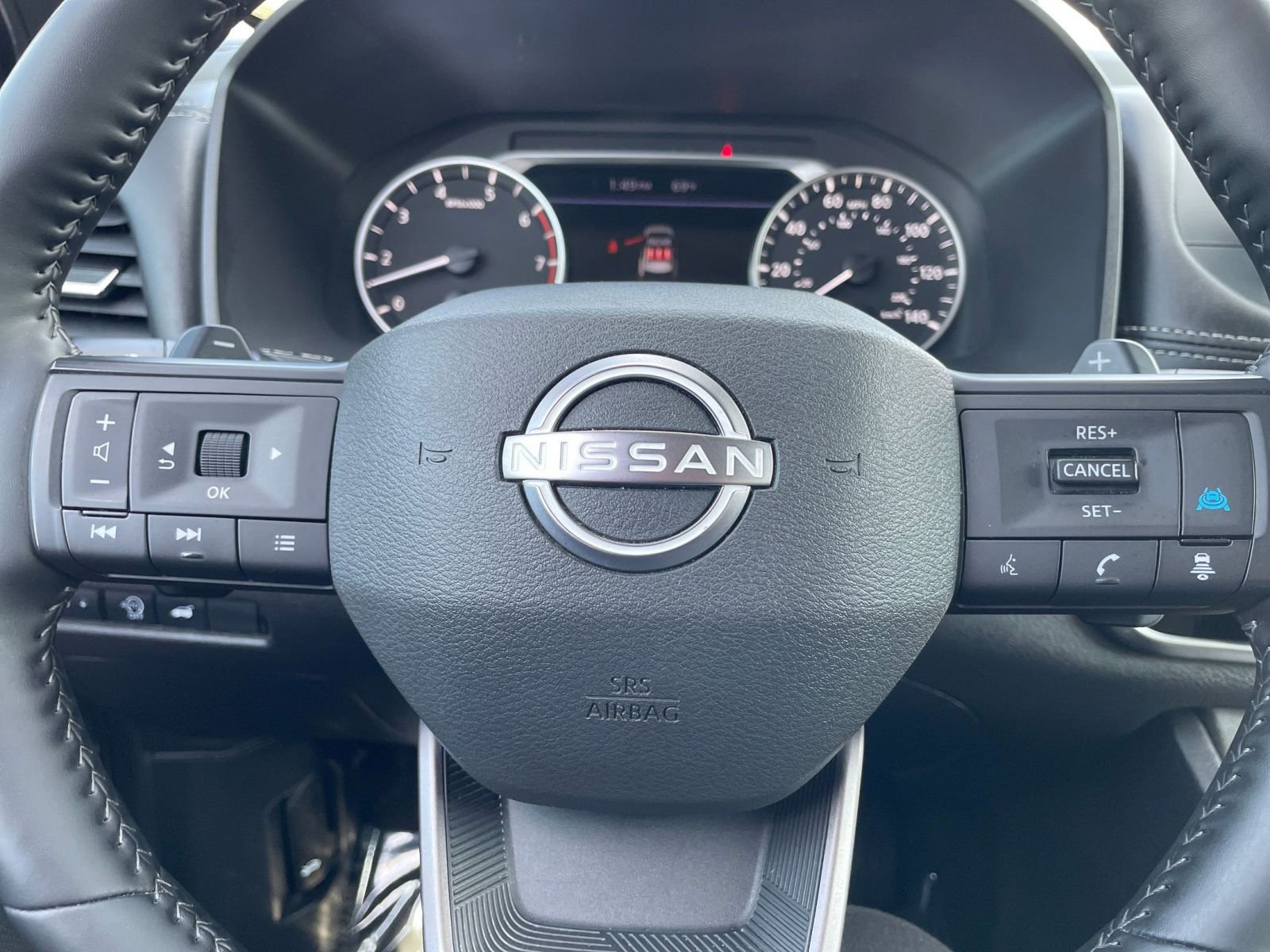 Used 2025 Nissan Rogue SV image 30