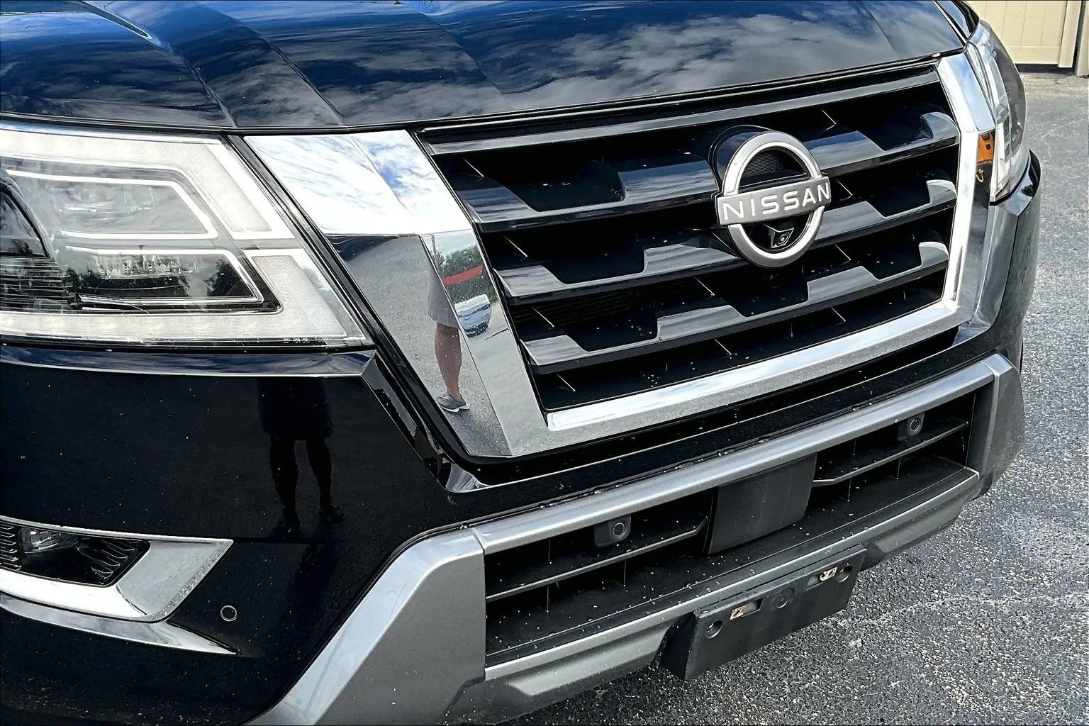 Used 2021 Nissan Armada SL w/ Captain's Chairs Package image 31