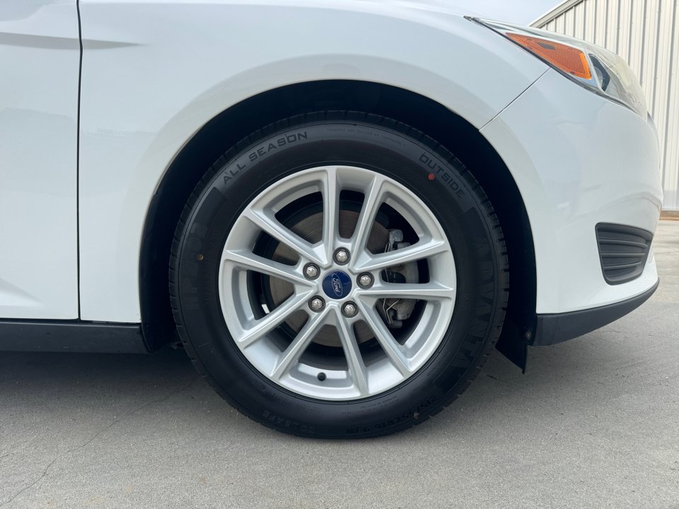 Used 2018 Ford Focus SE FWD image 29