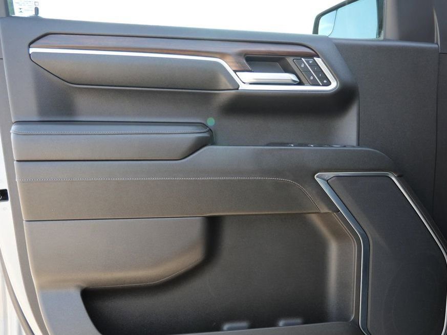 Used 2023 GMC Sierra 1500 SLT image 17