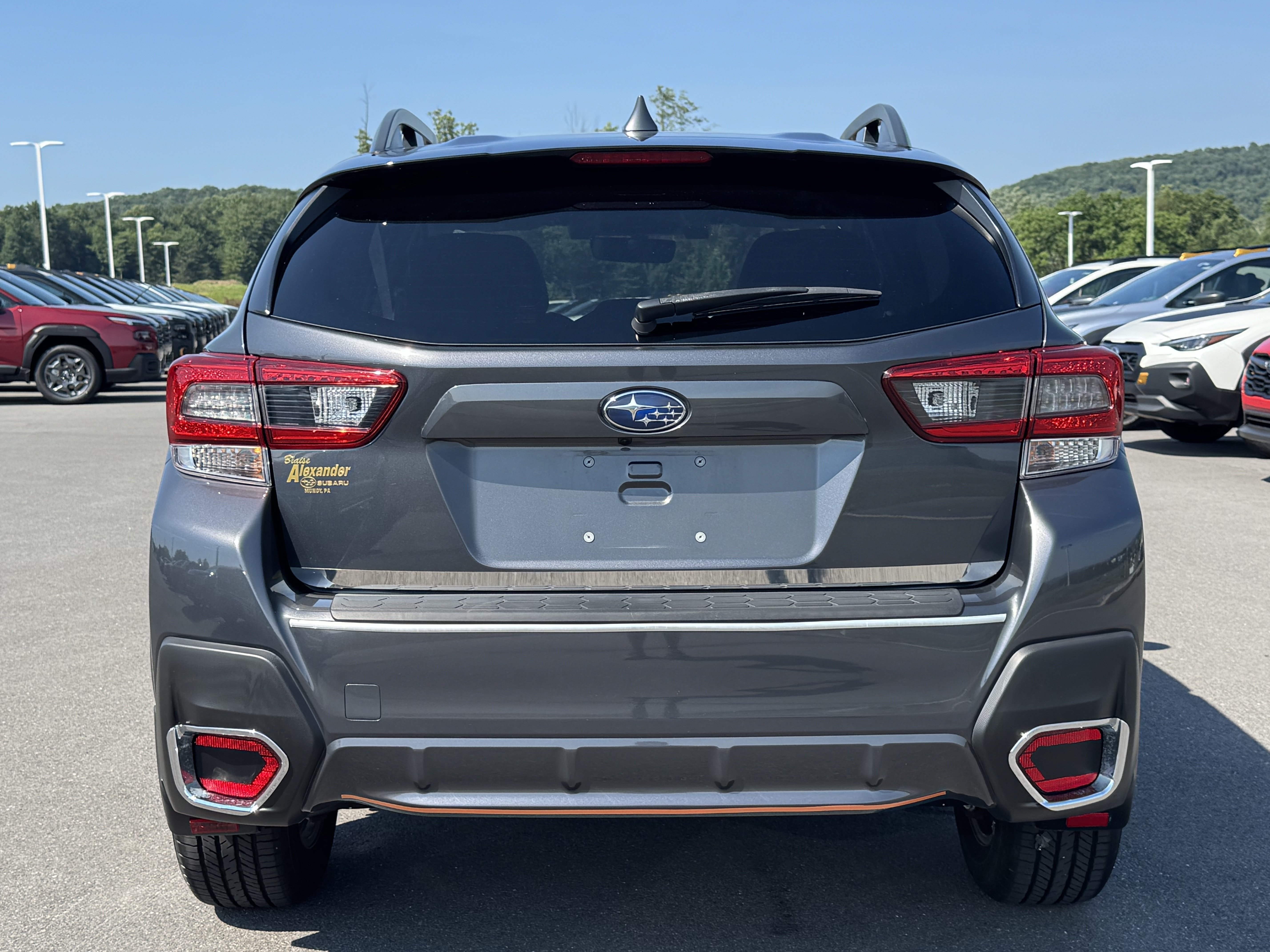 Used 2022 Subaru Crosstrek 2.0i Premium w/ Moonroof Package AWD/4WD video 4