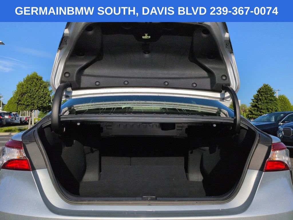Used 2018 Toyota Camry SE w/ Convenience Package FWD image 15