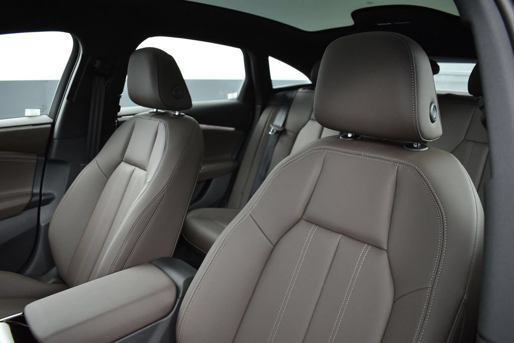 New 2025 Audi A6 e-tron Premium Plus AWD/4WD image 8