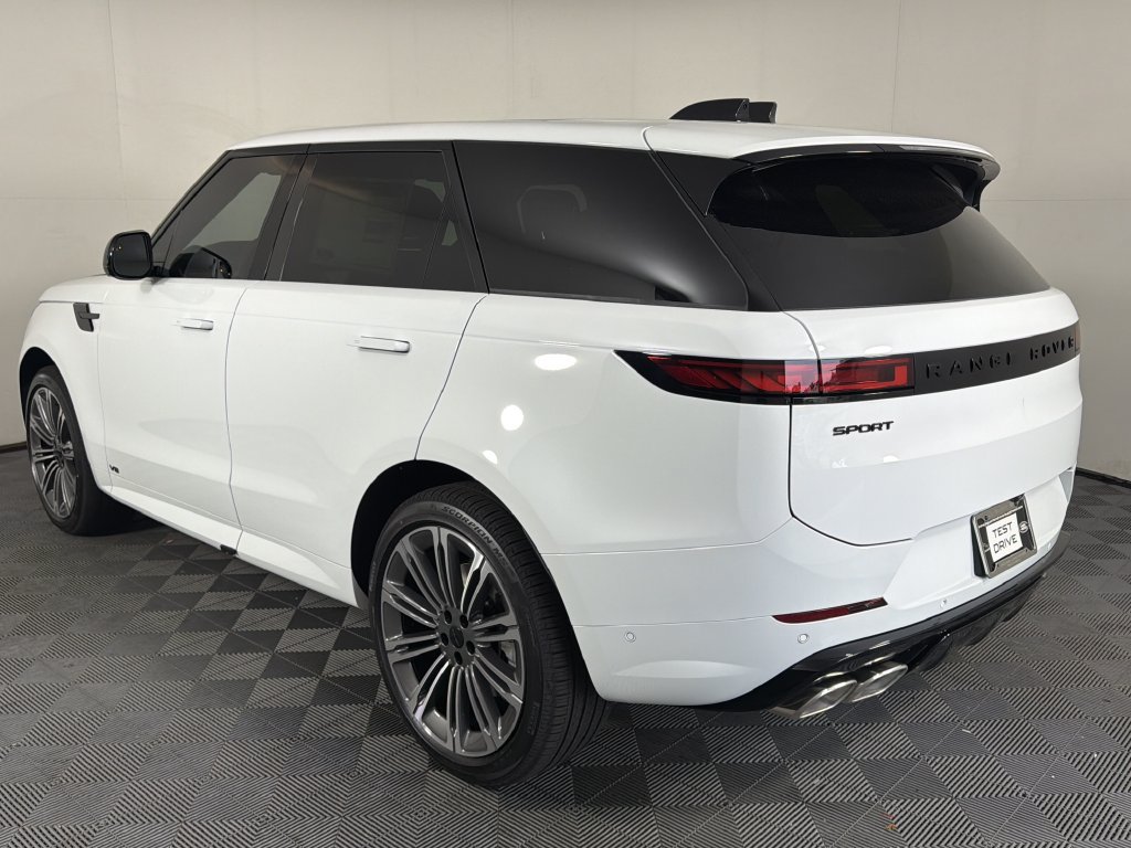 New 2027 Land Rover Range Rover Sport Dynamic SE AWD/4WD image 3