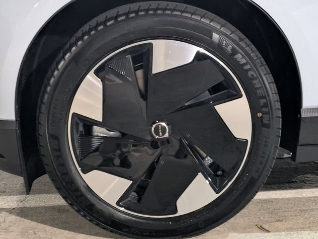 New 2026 Volvo EX30 Plus w/ Climate Package AWD/4WD image 10